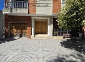 Casa · 240m² · 6 Ambientes · 3 Cocheras · Casa Familiar