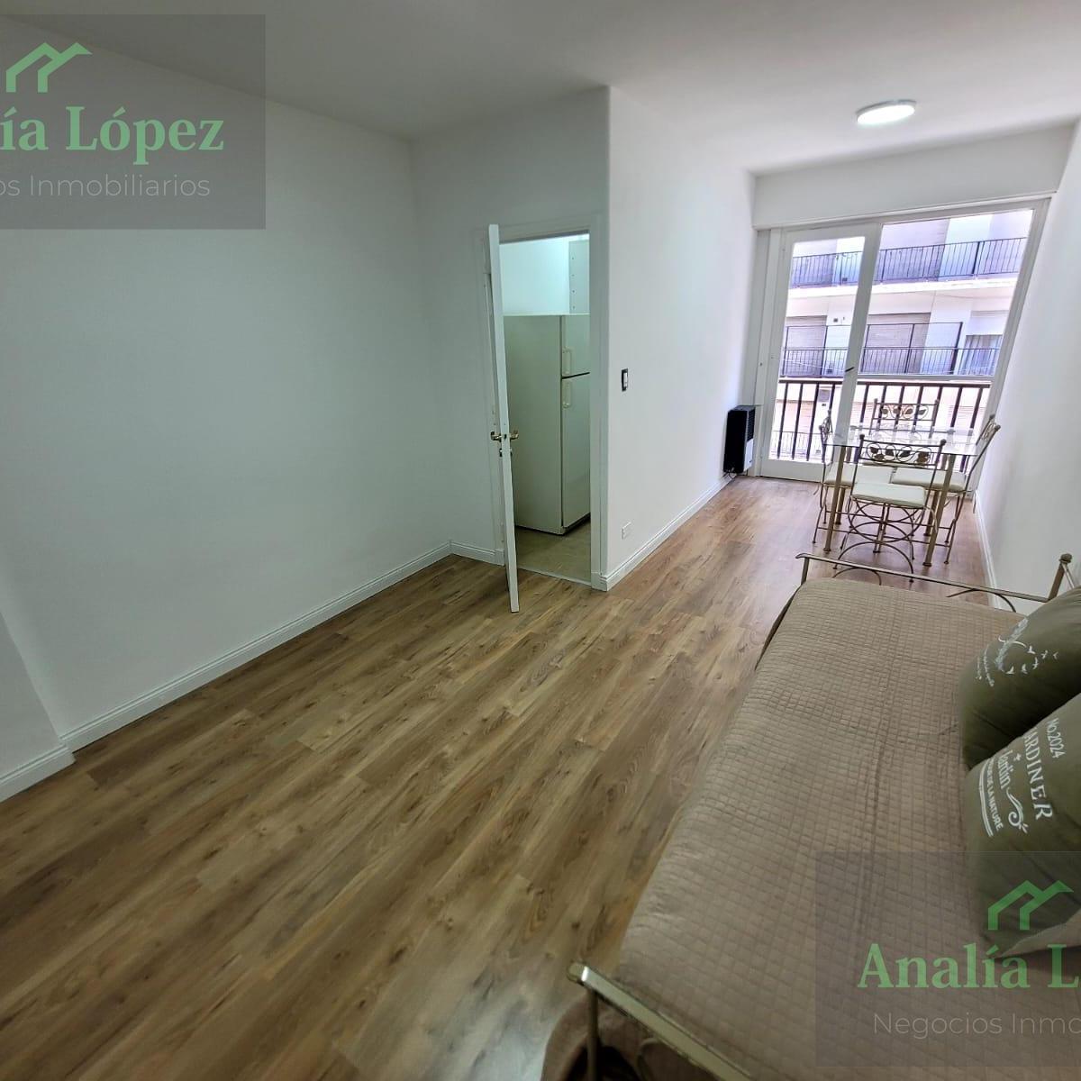 Depto monoambiente 26m² con balcón — Plaza Colón