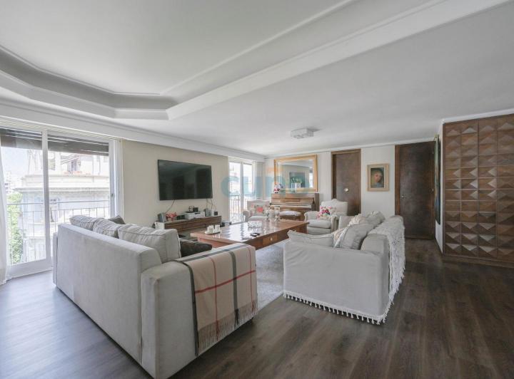 Departamento en Recoleta Barrio Norte - 5 Ambientes, 2 Cocheras 233 m&sup2;
