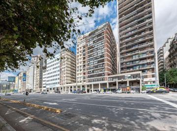 Departamento de 3 ambientes, Recoleta · Venta 3 Ambientes con Balcón y Baulera Sobre Av del Libertador – Piso Alto