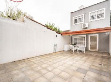 Casa · 160m² · 5 Ambientes · 2 Cocheras · Venta Casa en Villa Ballester de 5 Ambientes con Doble Cochera y Parrilla