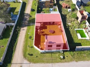 Casa · 475m² · 5 Ambientes · 2 Cocheras · Venta de 2 Propiedades con Entradas Independientes Sobre Mismo Lote