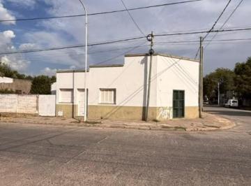 Casa · 130m² · 4 Ambientes · 1 Cochera · Casa Mas Local en Villa Italia