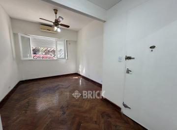 Departamento · 43m² · 3 Ambientes · Depto Tipo Casa Solis y Av Independencia - Frente Todo a Nuevo Patio Todo Sol