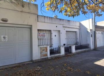 Casa de 4 ambientes, Bahía Blanca · Zelarrayan 1225, Alquila Casa de Dos Dorm..
