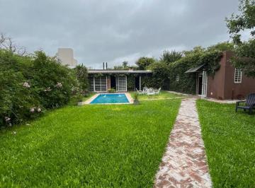 Casa · 151m² · Propiedad en Venta - Las Heras Al 5600, Profesional Country Club, Funes - 2 Dorm..