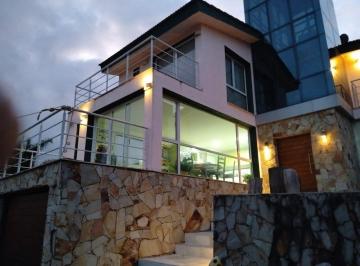 Casa · 240m² · 5 Ambientes · 2 Cocheras · Casa con Vista Al Lago en Villa del Lago, Villa Carlos Paz