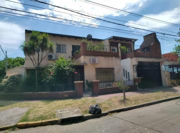 Casa · 126m² · 5 Ambientes · 1 Cochera · Casa en Venta - 3 Dorm. + Cochera