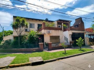 Casa · 126m² · 5 Ambientes · 1 Cochera · La Florida - Casa en Venta - 3 Dorm. Cochera