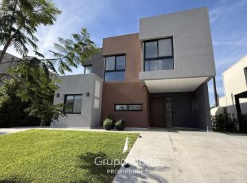 Casa · 225m² · 6 Ambientes · 1 Cochera · Casa en Venta en Nordelta, Castaños. con 4 Dorm. en Suite.