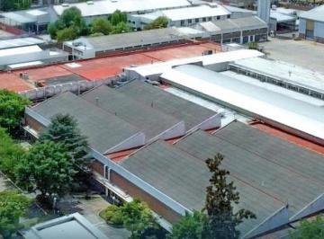 Depósito · 10000m² · Depósito en Alquiler Sobre La Av Crovara