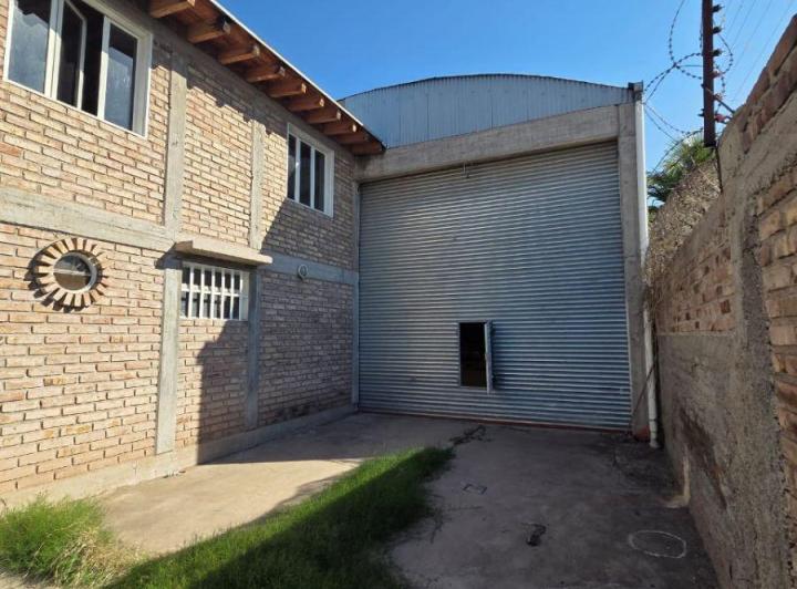Bodega-Galpón · 328m² · 7 Ambientes