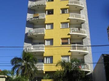 Departamento · 54m² · 2 Ambientes · 1 Cochera · Santilli - Leandro N. Alem 160 9° B con Cochera