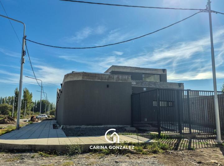Casa · 150m² · 4 Ambientes · 2 Cocheras