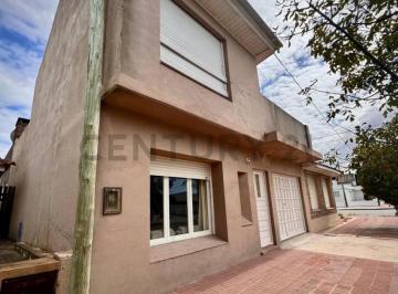 Casa · 65m² · 7 Ambientes · 2 Cocheras · Oportunidad en Claromecó – Barrio La Reserva