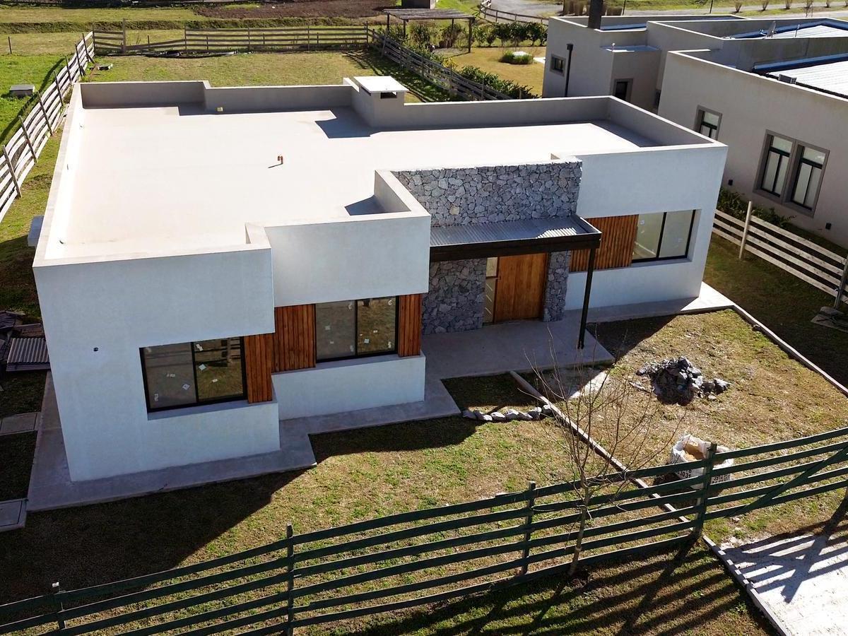 Casa en Venta, 4 Ambientes, en El Campo Cardales, Campana,  Gba Norte