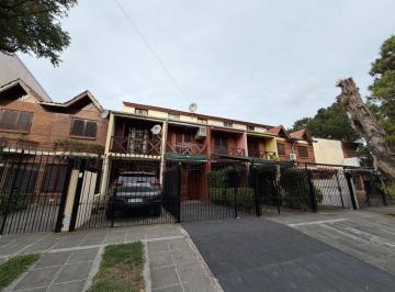 Casa de 4 ambientes, San Bernardo · Impecable Triplex en Venta a Solo 3 Cuadras del Mar!