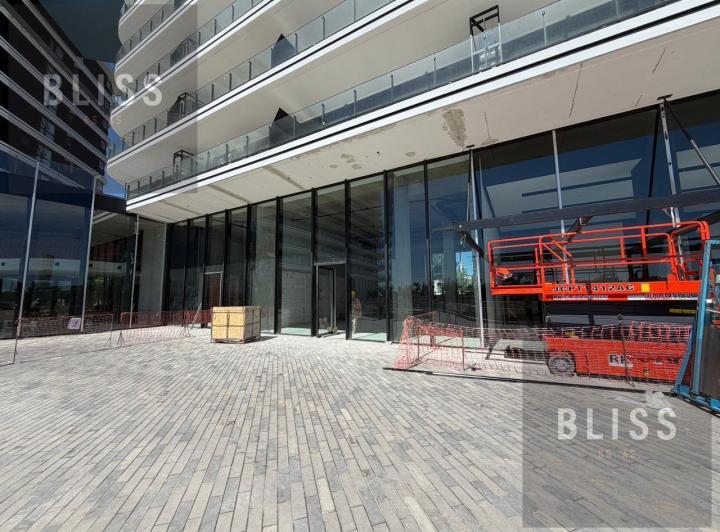 Local comercial · 140m²
