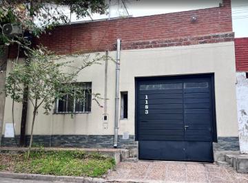 Casa · 110m² · 4 Ambientes · 1 Cochera · Casa de 3 Dorm. en Arroyito