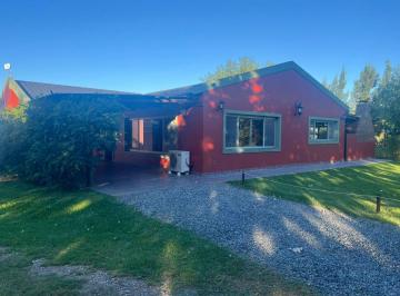 Quinta vacacional de 5 ambientes, San Vicente · Exclusiva Casa Quinta en Venta en San Vicente