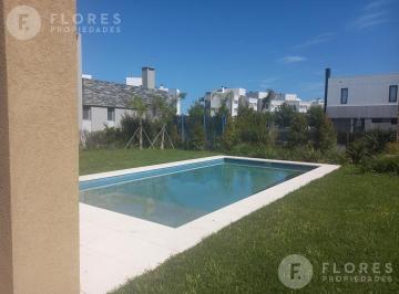 Casa · 177m² · 6 Ambientes · 2 Cocheras · Casa en Alquiler Anual, - Lagoon Pilar