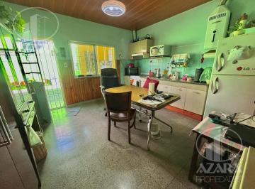 Casa · 200m² · 3 Ambientes · 2 Cocheras · Casa de 3 Ambientes con Entrada de Auto y Deposito en Munro