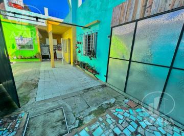 Depósito · 200m² · 3 Ambientes · 2 Cocheras · Casa de 3 Ambientes con Entrada de Auto y Deposito en Munro