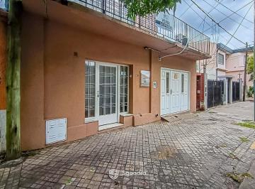 Casa · 120m² · 4 Ambientes · 1 Cochera · Venta | Permuta - Casa de 2 Dorm. con Cochera y Balcón - Azcuénaga, Rosario.