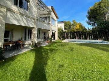 Casa · 375m² · 8 Ambientes · 2 Cocheras · Casa en Venta Rincon Club con Fondo de Cancha