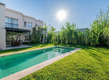 Casa · 226m² · 6 Ambientes · 2 Cocheras · Venta | Casa con 4 Dorm. en Lote Interno | Los Alisos, Nordelta