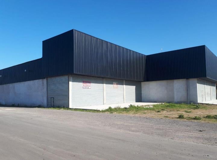 Bodega-Galpón · 600m² · 1 Ambiente · 8 Cocheras