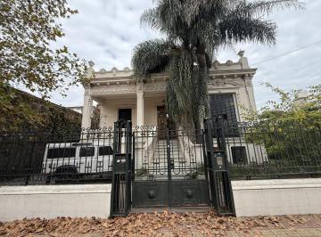 Casa · 600m² · 5 Ambientes · 4 Cocheras · Casa en Temperley Este