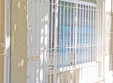Local comercial · 15m² · Local (O Uso Oficina) con Baño a 2 Cuadras Av de Mayo.