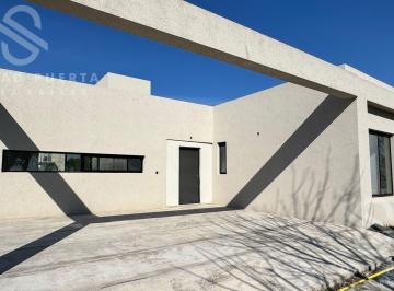 Casa · 134m² · 5 Ambientes · 2 Cocheras · Venta de Casa en San Sebastian Area 1