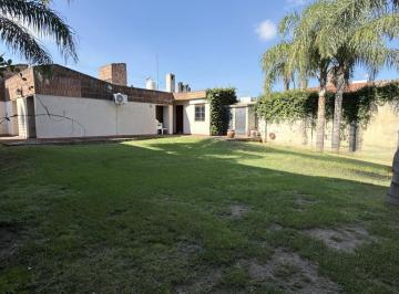 Casa · 230m² · 3 Ambientes · 1 Cochera · Casa en Villa Belgrano Sobre Recta Martinoli
