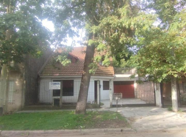 Casa · 70m² · 5 Ambientes · 1 Cochera