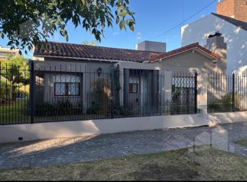 Casa · 120m² · 4 Ambientes · 5 Cocheras · Venta Casa 4 Ambientes en San Antonio de Padua