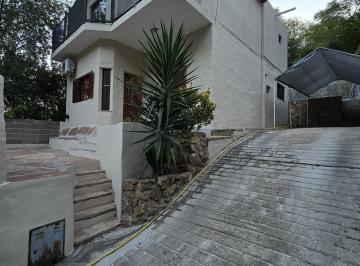 Casa · 150m² · 3 Dormitorios · 1 Cochera · Venta Casa de 3 Dorm. con Pileta en José Muñoz Carlos Paz