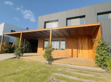 Casa · 300m² · 6 Ambientes · 1 Cochera · Costas Al Lago 3 Dorm. Mas Escritorio
