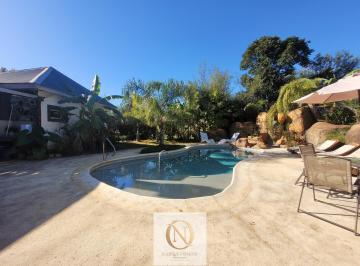 Casa · 193m² · 6 Ambientes · 3 Cocheras · Casa en Gualeguaychu