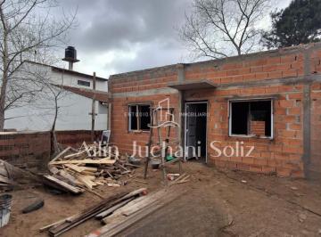 Casa · 45m² · 3 Ambientes · 1 Cochera · Chalets Tres Ambientes en Venta
