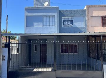 Casa · 120m² · 4 Ambientes · 2 Cocheras · Dúplex 3 Dorm. Impecable con Patio – Listo Para Mudarte