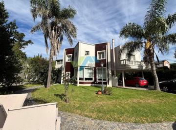 Casa · 540m² · 7 Ambientes · 1 Cochera · Casa Chalet en Venta en golfer'S Country Club, Pilar, G. B. a. Zona Norte