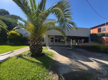 Casa · 307m² · 3 Dormitorios · 4 Cocheras · Casa en Venta Barrio Los Alamos
