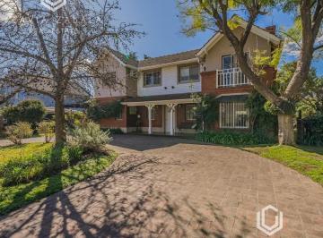 Casa · 201m² · 5 Ambientes · 2 Cocheras · Venta Casa Estilo Canadiense con Pileta Climatizada Barrio Cerrado La Tranquera Pilar