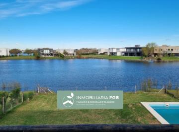 Casa · 235m² · 7 Ambientes · 6 Cocheras · Casa a La Laguna en Venta en Barrio Islas El Cantón | Escobar | 3 Dorm. | Pileta | Gran Espejo