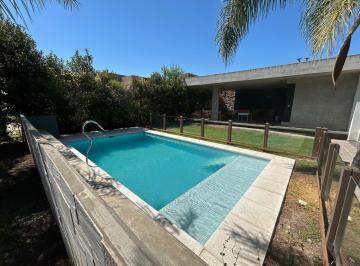 Casa · 270m² · 5 Ambientes · 2 Cocheras · Venta Casa en Campos de Esther 3 Dorm., Pileta