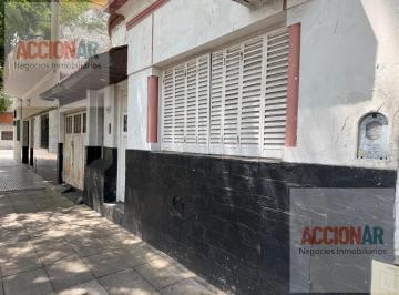 Casa · 146m² · 3 Ambientes · 1 Cochera · Casa en Lote Propio con Jardín y Potencial de Desarrollo – Villa del Parque