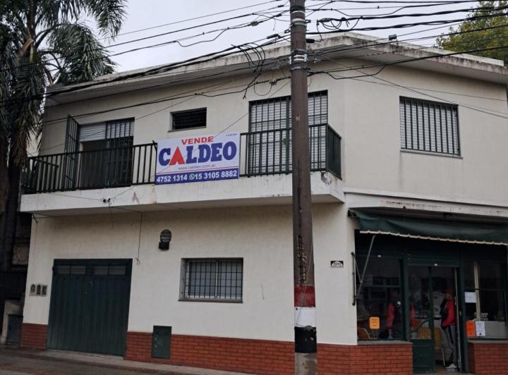 Local comercial · 194m² · 3 Dormitorios · 3 Cocheras