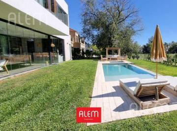 Casa · 420m² · 7 Ambientes · 2 Cocheras · St. Thomas Oeste | 5 Dorm.